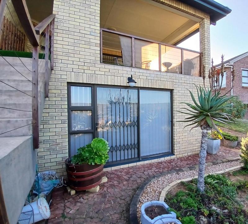 3 Bedroom Property for Sale in Stilbaai Wes Western Cape